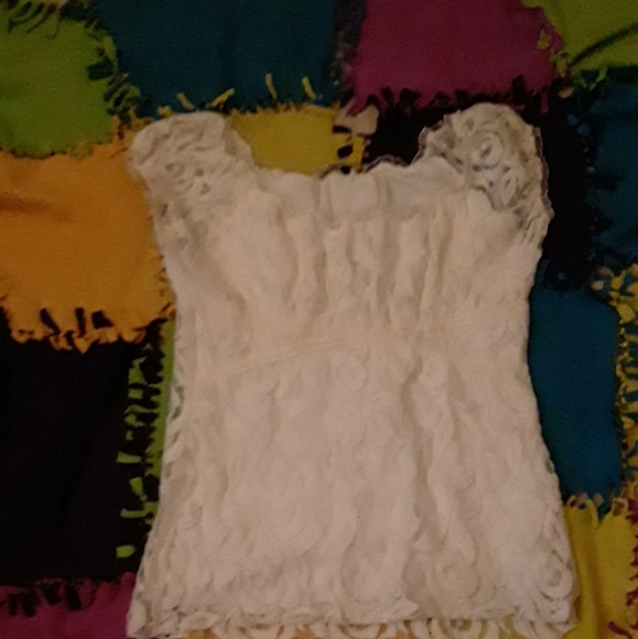 White blouse no stain just a little wrinkled from - Picture 2 of 2